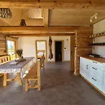 Bacmanska Z Pieknym Widokiem Przy Szlaku Jacuzzi Beskidy
