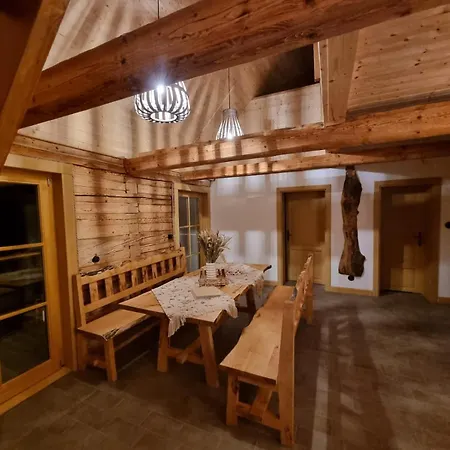 Bacmanska Z Pieknym Widokiem Przy Szlaku Jacuzzi Beskidy
