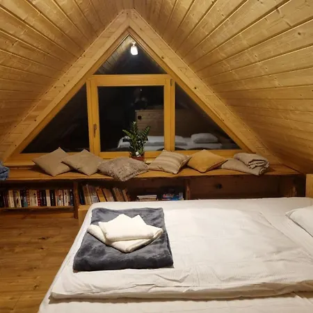 Bacmanska Z Pieknym Widokiem Przy Szlaku Jacuzzi Beskidy