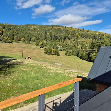 Bacmanska Z Pieknym Widokiem Przy Szlaku Jacuzzi Beskidy