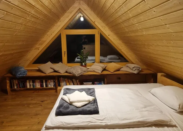 Bacmanska Z Pieknym Widokiem Przy Szlaku Jacuzzi Beskidy