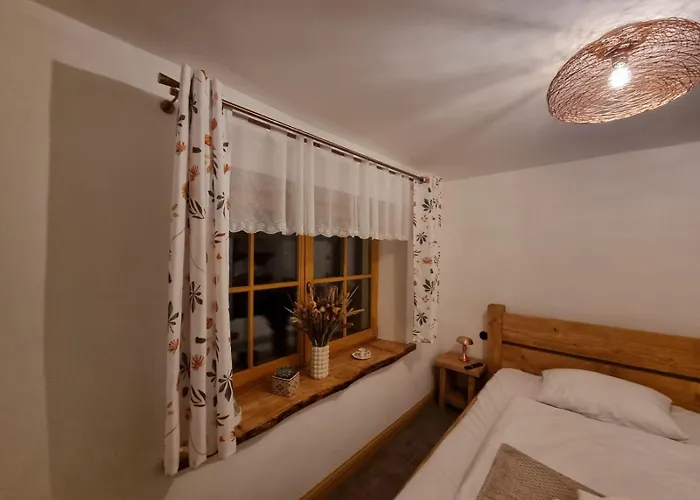 Bacmanska Z Pieknym Widokiem Przy Szlaku Jacuzzi Beskidy Zlatna