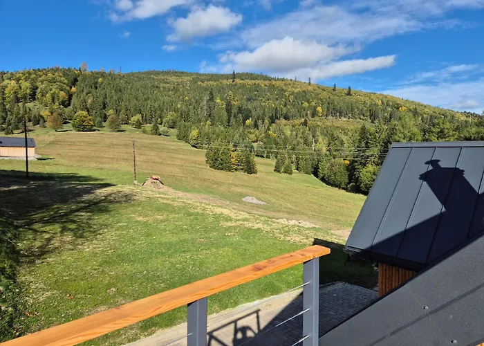 Bacmanska Z Pieknym Widokiem Przy Szlaku Jacuzzi Beskidy