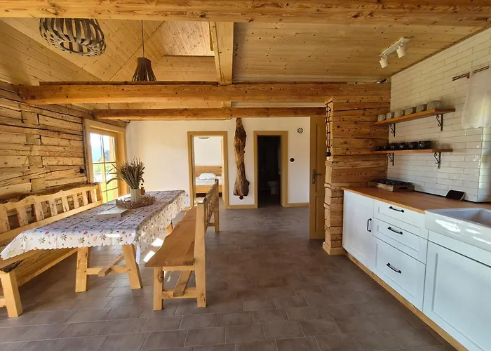 Bacmanska Z Pieknym Widokiem Przy Szlaku Jacuzzi Beskidy